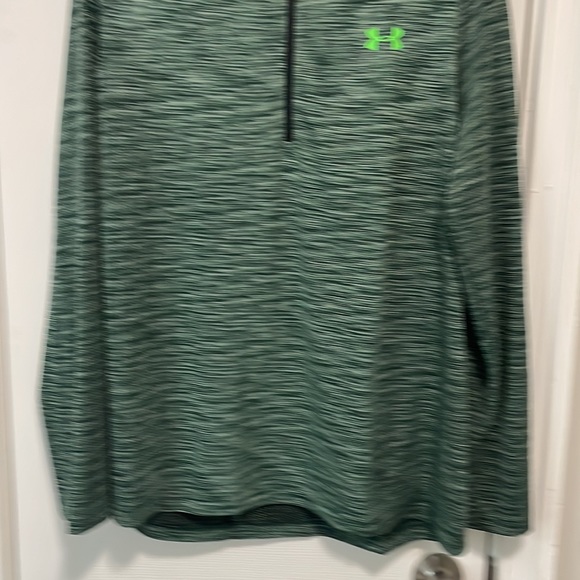 Like new under armour pullover - Picture 3 of 5